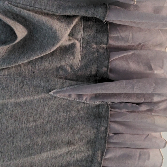 Mystree Sz M Gray Top with Sheer Gray detailing in the back and the bottom - Picture 4 of 8